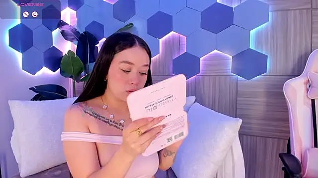 sofiaivanova online show from February 9, 2026, 3:43 am