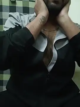 Snapshot of MrToxxic chatting on November 17, 2025, 5:19 pm MrToxxic online show from November 17, 2025, 5:19 pm