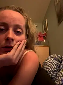 NaughtyAmore online show from December 1, 2025, 9:31 pm