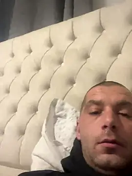 Snapshot of Kinkycouple142 chatting on November 12, 2025, 3:45 pm Kinkycouple142 online show from November 12, 2025, 3:45 pm