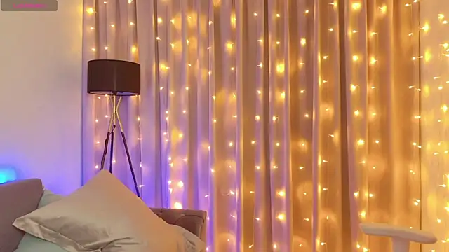 Snapshot of ur_shy_bambi chatting on February 20, 2026, 1:13 am ur shy bambi online show from February 20, 2026, 1:13 am