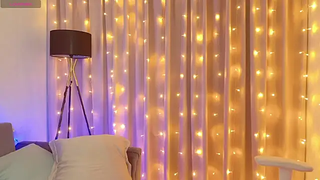 Snapshot of ur_shy_bambi chatting on February 24, 2026, 1:25 am ur shy bambi online show from February 24, 2026, 1:25 am