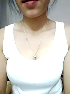 Snapshot of Cloud-wh chatting on November 13, 2025, 7:24 pm Cloud-wh online show from November 13, 2025, 7:24 pm