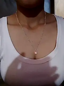 Snapshot of Cloud-wh chatting on November 14, 2025, 7:29 am Cloud-wh online show from November 14, 2025, 7:29 am