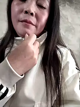 Feeling-hot online show from February 18, 2026, 5:14 am