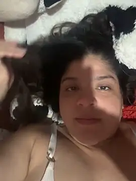 diamore3377 online show from February 13, 2026, 3:35 am