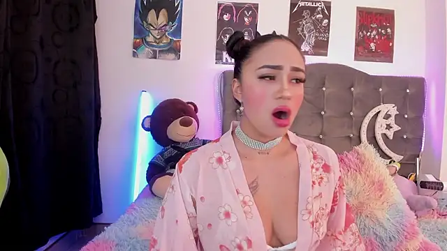 Snapshot of lunabritton1 chatting on January 12, 2026, 4:07 am lunabritton1 online show from January 12, 2026, 4:07 am