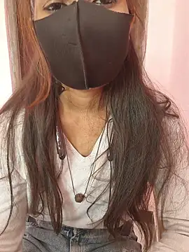 Iamyourdarling online show from November 17, 2025, 7:14 am