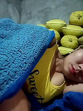 vangkt-cute online show from December 14, 2025, 10:47 pm