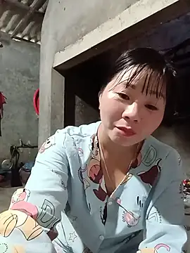 vangkt-cute online show from May 11, 2026, 8:53 am