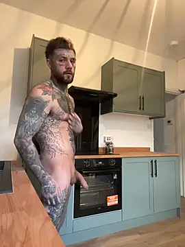 Snapshot of magicmichaell chatting on December 21, 2025, 8:43 am magicmichaell online show from December 21, 2025, 8:43 am