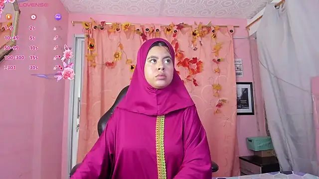 NaylaAbadi online show from February 7, 2026, 12:31 pm