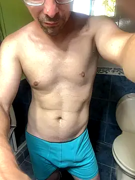 JuanchiSxL online show from November 10, 2025, 5:56 pm