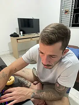 Lucasjandre online show from November 23, 2025, 10:42 pm