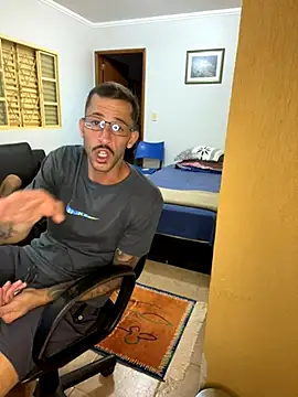 Snapshot of Lucasjandre chatting on December 1, 2025, 10:15 pm Lucasjandre online show from December 1, 2025, 10:15 pm