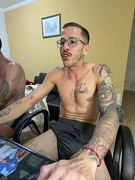 Lucasjandre online show from May 10, 2026, 1:11 am