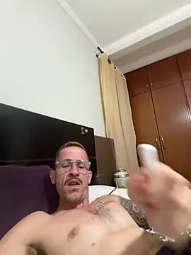 Lucasjandre online show from May 16, 2026, 12:29 am