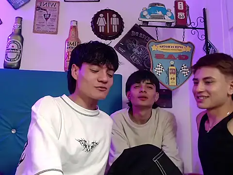 axel milo kairo and noa online show from November 21, 2025, 4:00 am