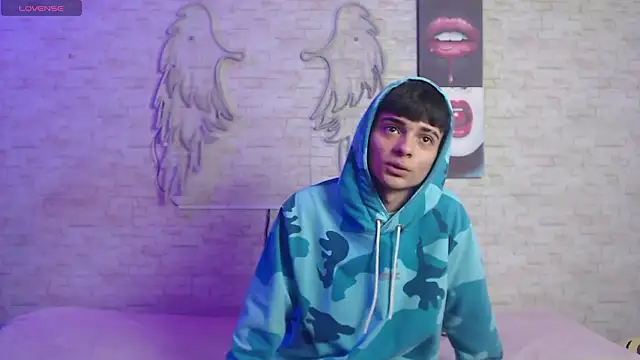 axel milo kairo and noa online show from February 3, 2026, 2:11 pm