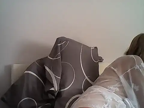MelleEloa online show from June 8, 2026, 1:22 pm
