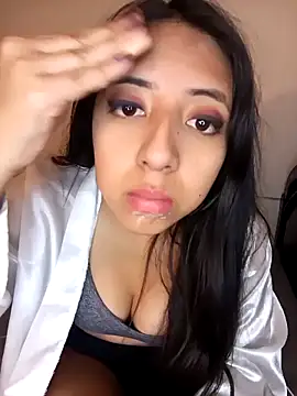 Isabella 175 online show from November 12, 2025, 3:29 am