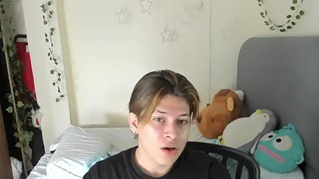 Felix kitty online show from November 11, 2025, 7:36 pm