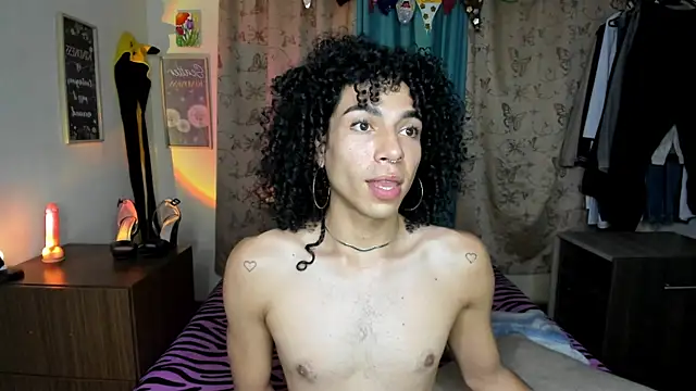 Snapshot of Angel_White25 chatting on July 11, 2026, 10:33 pm Angel White25 online show from July 11, 2026, 10:33 pm