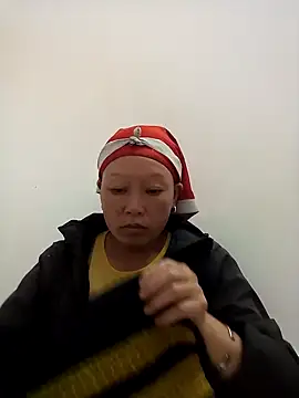 girl-hot2x online show from November 16, 2025, 11:49 am