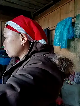 girl-hot2x online show from December 19, 2025, 1:34 am