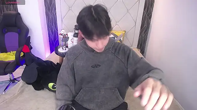 Samu FoXXX online show from November 17, 2025, 8:03 pm