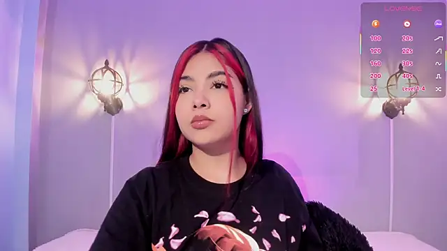 Snapshot of Stephany-roses- chatting on March 3, 2026, 1:23 am Stephany-roses- online show from March 3, 2026, 1:23 am