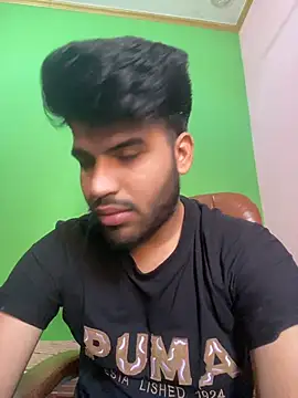 hotyyyyjonny online show from May 18, 2026, 3:13 am
