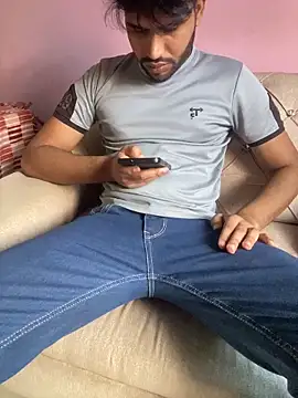 hotyyyyjonny online show from May 22, 2026, 4:08 am