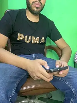 hotyyyyjonny online show from June 19, 2026, 4:00 pm