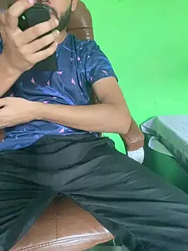 hotyyyyjonny online show from June 21, 2026, 3:42 am