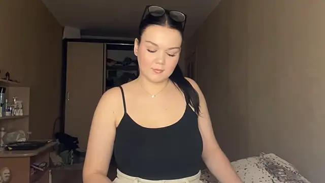 Snapshot of JayeEagleson chatting on November 18, 2025, 2:43 pm JayeEagleson online show from November 18, 2025, 2:43 pm