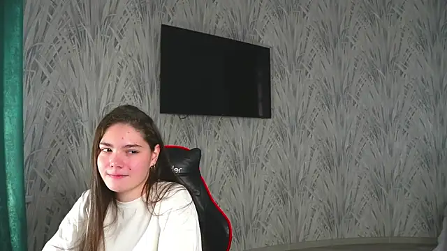 DeloraVivar online show from November 12, 2025, 4:35 am