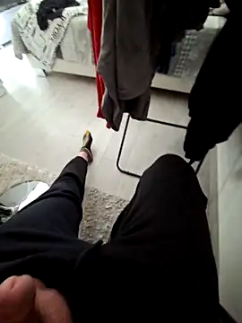 Snapshot of Robesz1982 chatting on March 14, 2026, 7:36 am Robesz1982 online show from March 14, 2026, 7:36 am