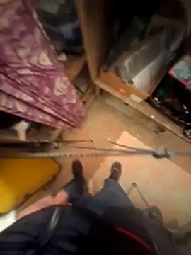 Snapshot of Robesz1982 chatting on April 10, 2026, 6:01 pm Robesz1982 online show from April 10, 2026, 6:01 pm