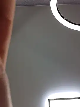 K Katniss online show from November 14, 2025, 5:28 am