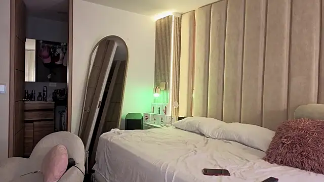 Iamnyxy online show from December 16, 2025, 11:04 am