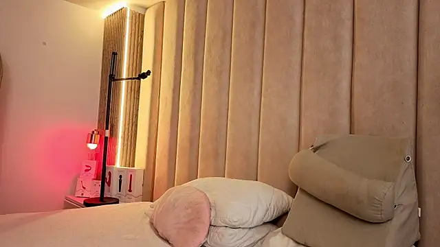 Iamnyxy online show from April 22, 2026, 12:50 pm