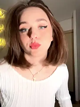 yoyogirlx online show from January 17, 2026, 2:22 pm