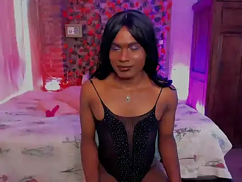 LaGoldenBitch online show from December 3, 2025, 2:04 pm