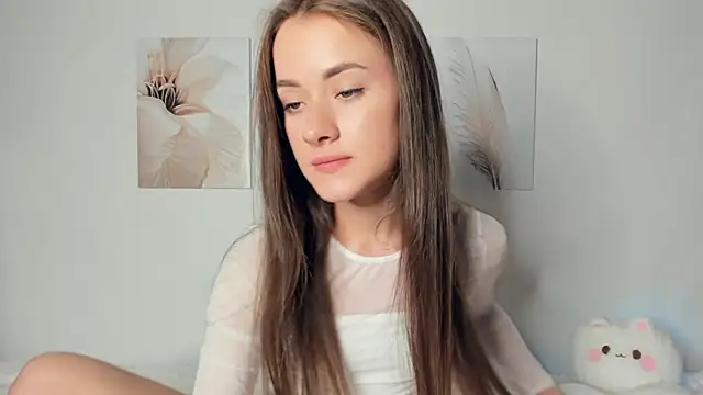 Snapshot of ShineRox chatting on November 13, 2025, 5:56 pm ShineRox online show from November 13, 2025, 5:56 pm