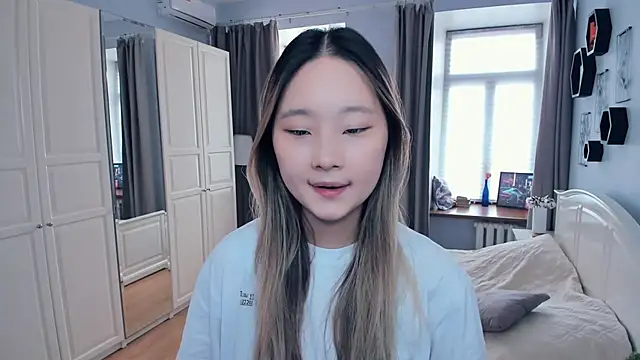 Snapshot of JadaShires chatting on November 16, 2025, 9:37 am JadaShires online show from November 16, 2025, 9:37 am