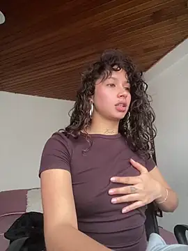 Snapshot of Dreana chatting on March 3, 2026, 9:21 pm Dreana online show from March 3, 2026, 9:21 pm