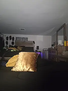 piggylatino online show from March 18, 2026, 10:07 am