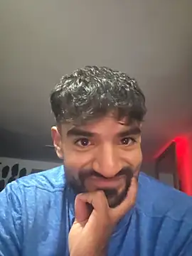 piggylatino online show from April 3, 2026, 5:05 am