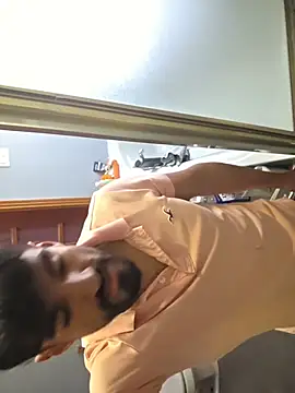 piggylatino online show from April 5, 2026, 9:56 pm